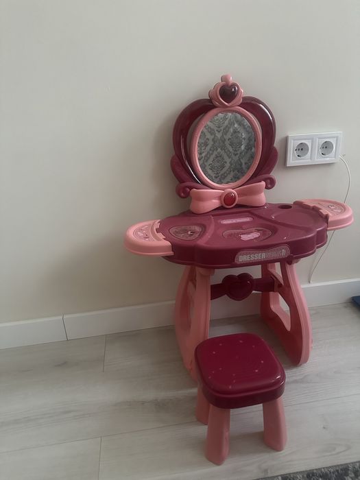 Детска козметична маса