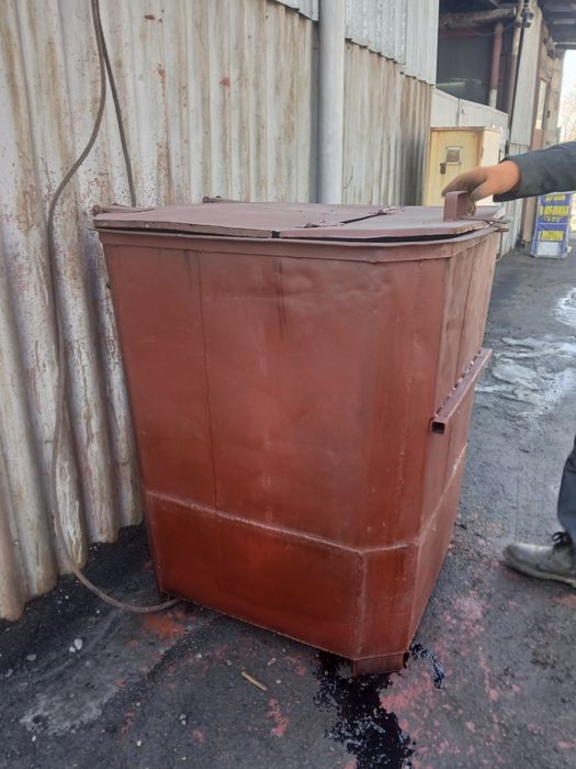 Мусорный контейнер восстоновленый