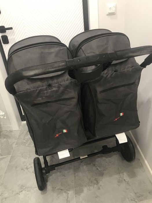 Коляска близняшек Срочно!!!