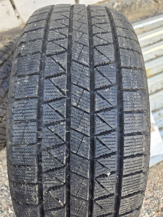 Продам шины зимние 215/55/R16