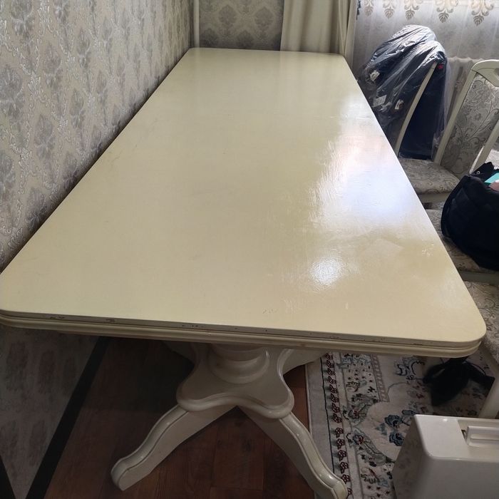 Продам стол для гостин