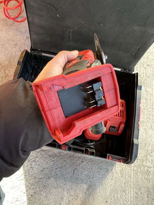 Milwaukee Fuel безчетков ъглошлайф