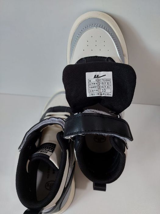 Кроссовки высокие на мальчика