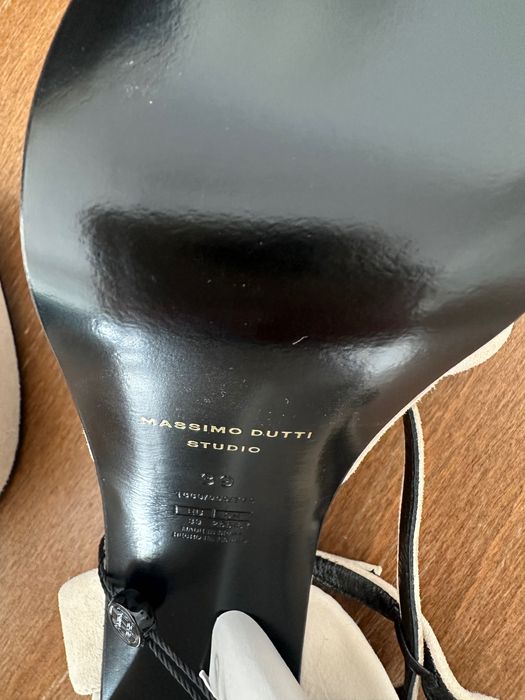 Сандали от естествен велур Massimo dutti