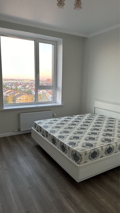 Кровать с матрасом
