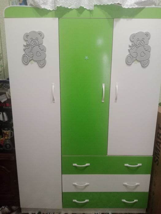 Shkaf kravati bn sotiladi