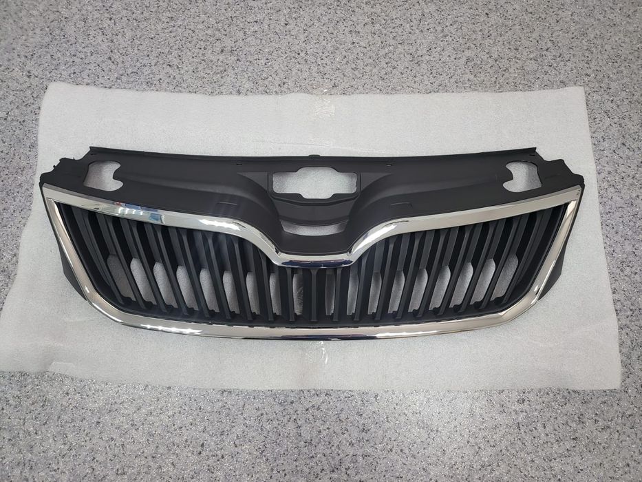 Решетка шкода рапид