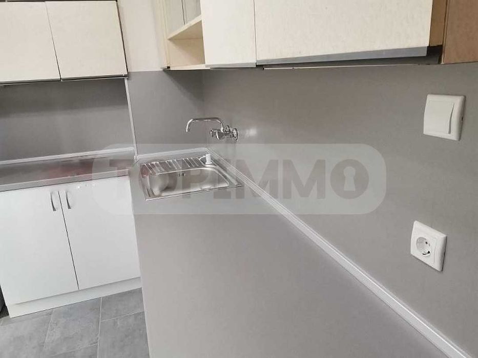 Дава се под наем Тристаен апартамент в Варна, Левски - 75 кв.м за 408 € - Снимка #2