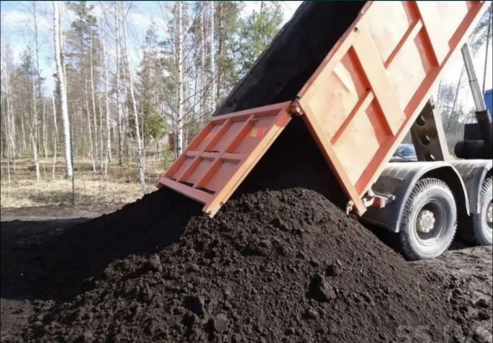 Щебень, песок, отсев, черназем,  перегной.