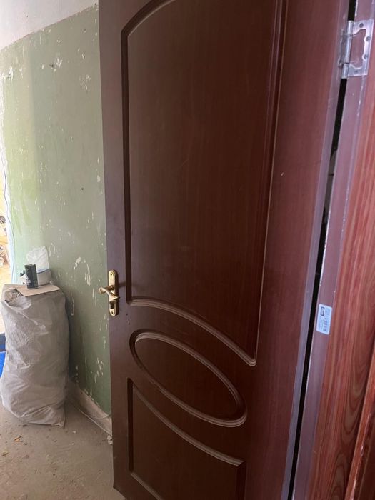 Отдам и продам двери