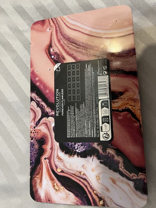 Revolution Allure палитра сенки за очи