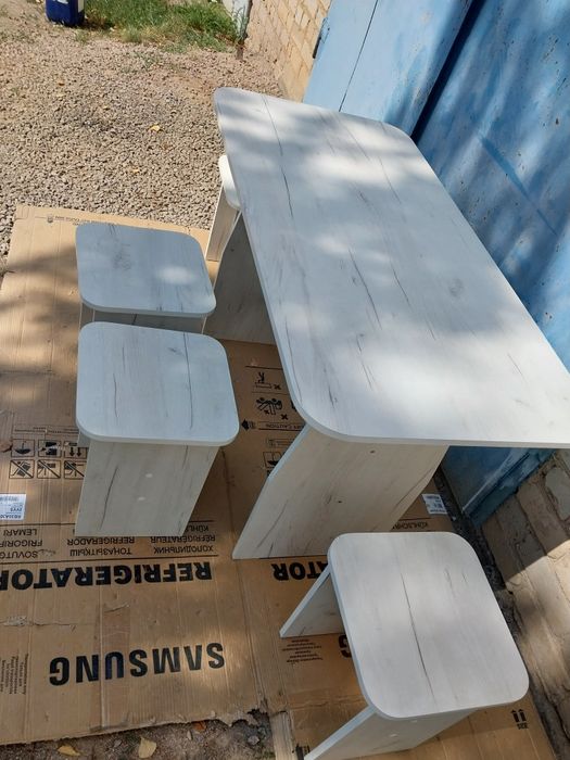 НОВЫЕ Стол и 4табуретки в комплекте