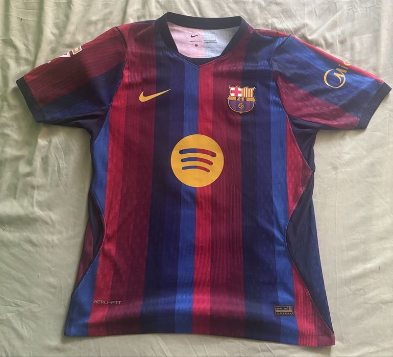Tricou FC Barcelona sezon 2026-2027, Versiunea Jucatorului, Nou
