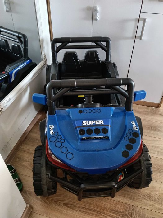 Vând Mașina Jeep Copii