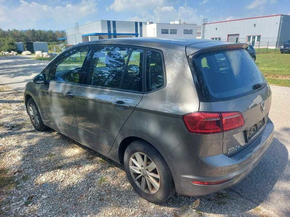 Dezmembrez Vw Sportsvan 1.6 Tdi CXXA 90 cai 5 trepte manual 118.000 km