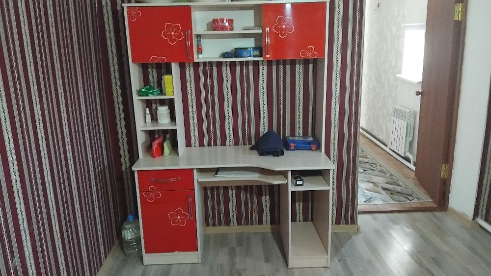 Компьютер үстелі сатылады