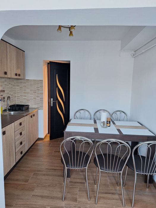 Vand apartament 3 camere in CFR