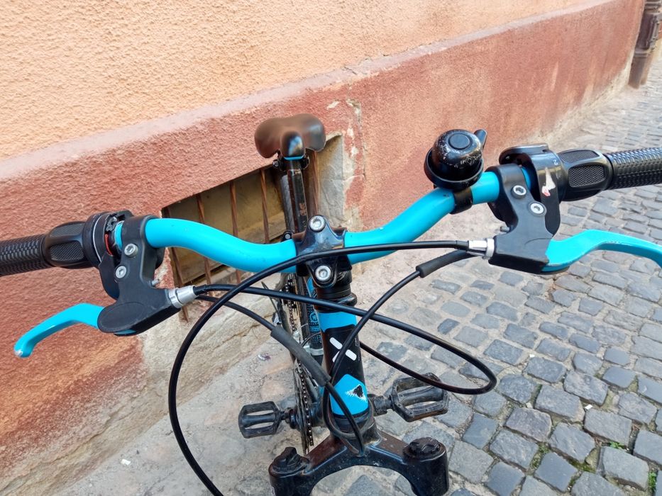 Vând bicicletă unpic mai veche