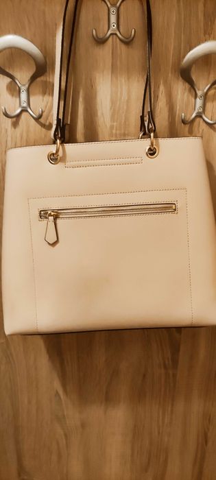 GUESS оригинална чанта