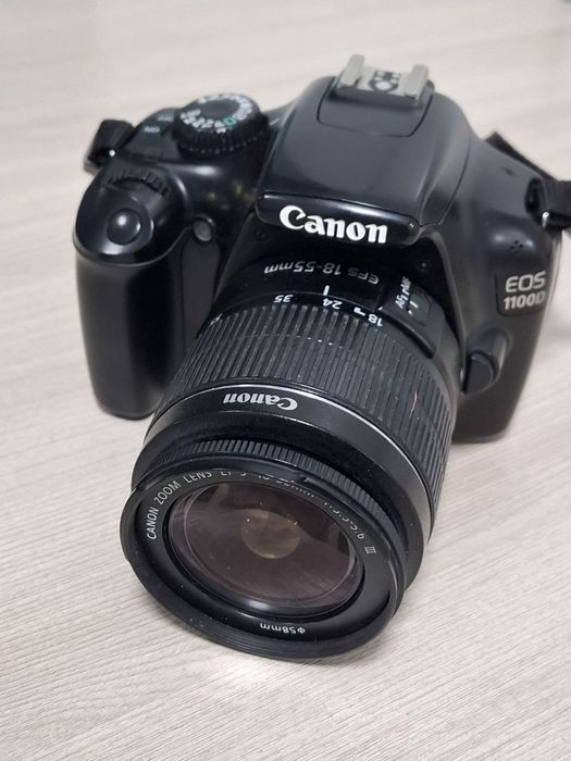 Canon EOS 1100D + объектив 18–55 мм