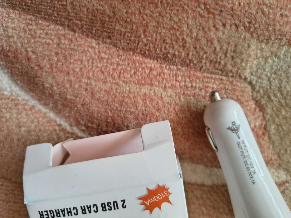 Încărcător usb auto cu 2 intrări