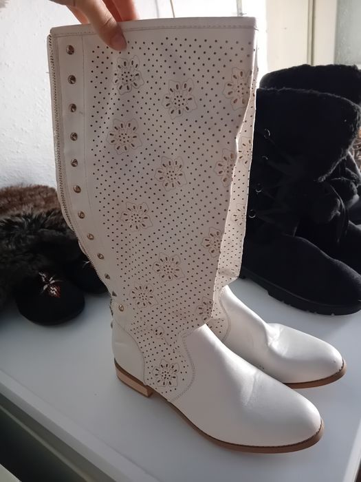 Боти и ботуши,малко използвани