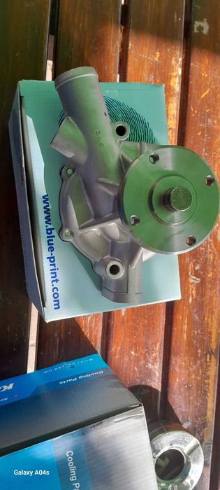 Водна помпа Nissan Urvan