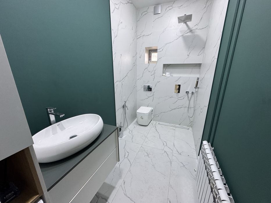 Urganch sh Evro remont 2 xonali kvartira sotiladi