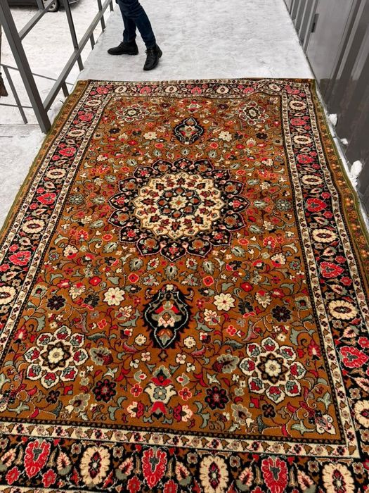 Продам советские ковры 2×3