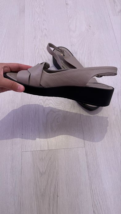 Босоножка женская