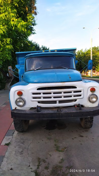 ЗИЛ самосвал года 1991. Газ - 6 болона.