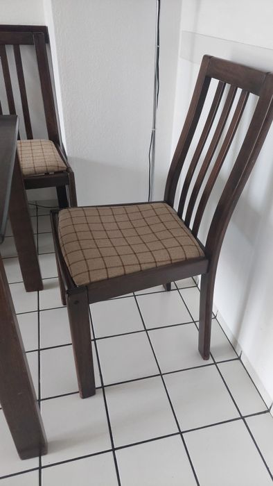 Трапезна маса с 4 стола