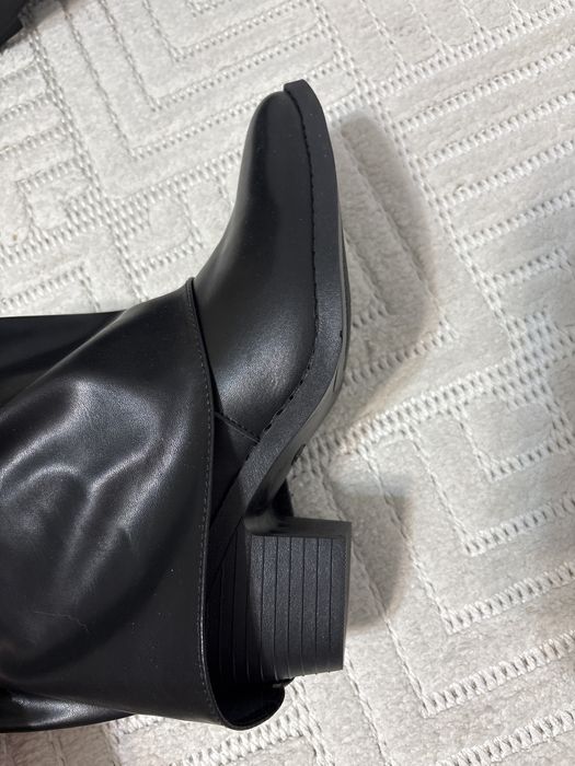 Абсолютно новые ботинки