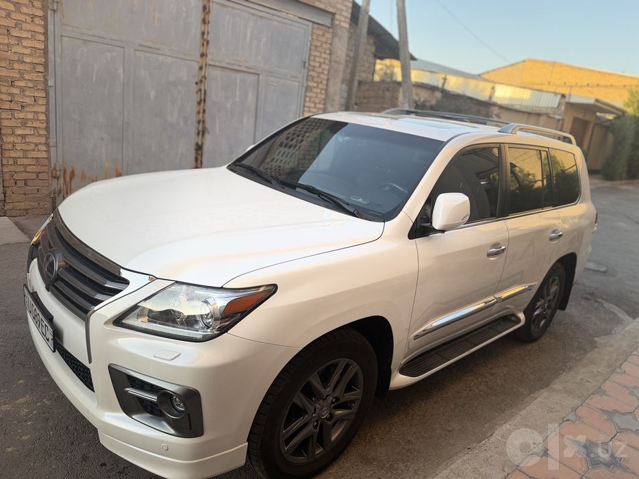 Lexus LX570 состояние идеальное
