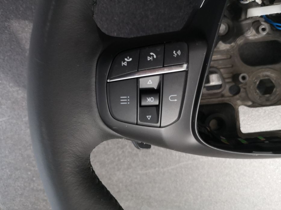 Volan piele încălzire comenzi volan padele ford focus mk4 2019