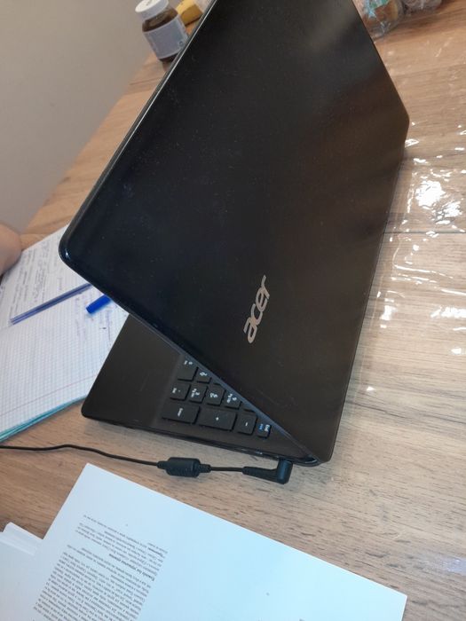 Продам ноутбук Aser Асер Aspire E2