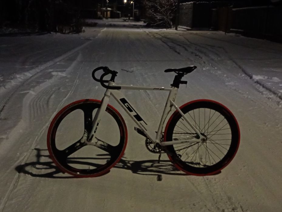 велосипед fixed gear Gt