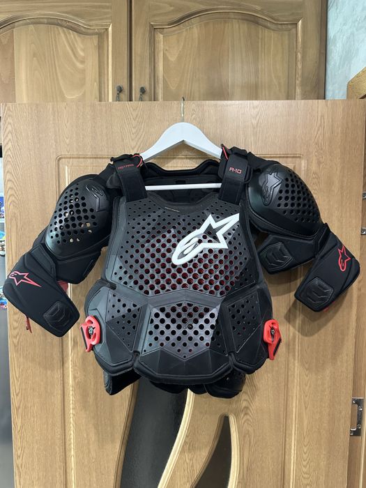 Ризница Alpinestars A-10 V2