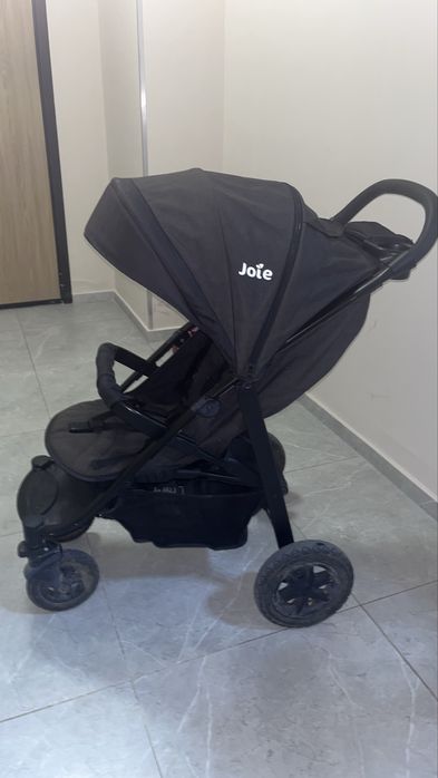 Продам коляску Joie