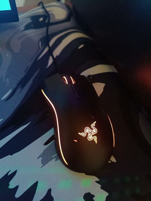 Vând Razer Mamba Elite în stare bună.