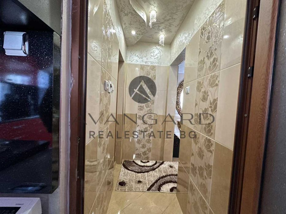 Продава се Двустаен апартамент в Пловдив, Изгрев - 64 кв.м за 1602 €/кв.м - Снимка #9