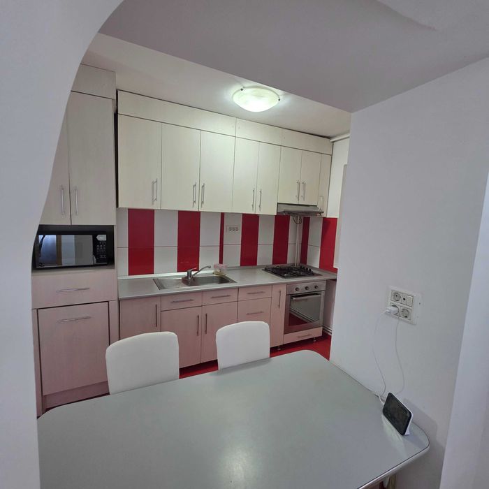 Vand apartament 3 camere