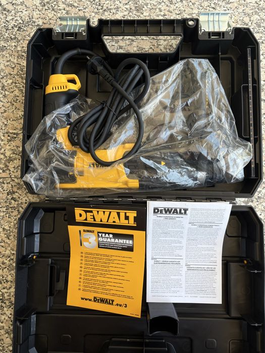 Ciocan rotopercutor cu 3 functii, DeWalt D25133K, 800 W