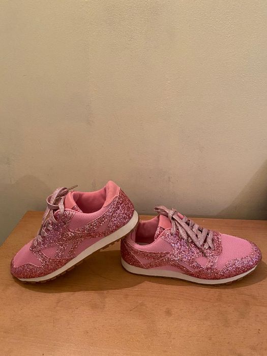 Новые Кроссовки. Размер 37.