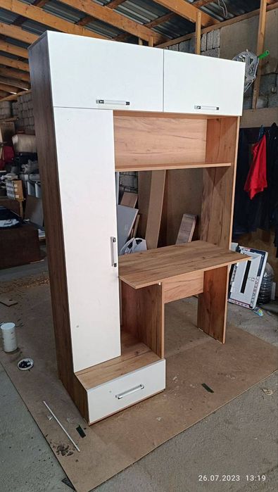 Новый стол письменный  и книжные. Parta O'quv stoli va kitob javoni