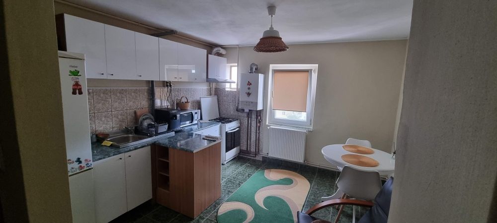 Vând apartament 3 camere