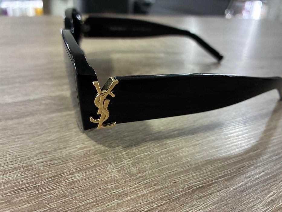 Слънчеви очила YvesSaintLaurent