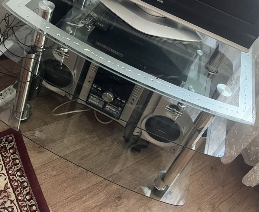 Телевизор с тумбой