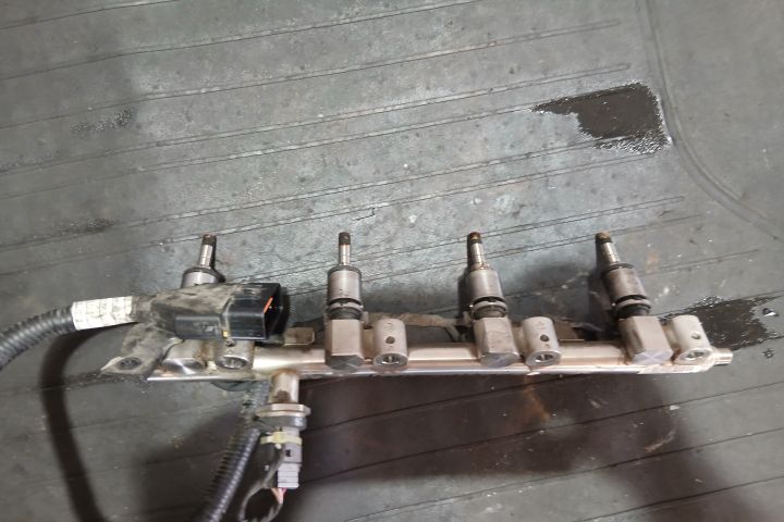 Rampa injectoare 35350-2B110 35350-2B110 Hyundai ix35 prima generatie