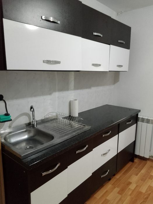 Inchiriez apartament